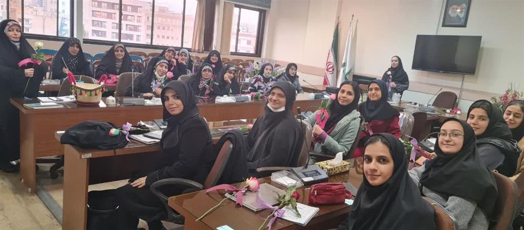 گرامیداشت روز دانشجو در پژوهشکده زنان(16 آذر)